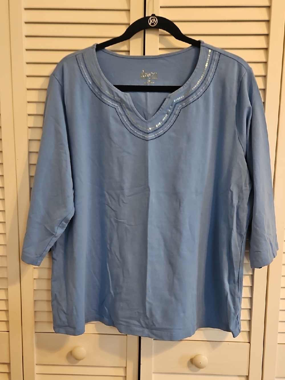 Denim&Co Light Blue V-Neck 3/4 Sleeve Top with Sequin Trim